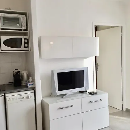 Charming One-bedroom, Adl Riviera